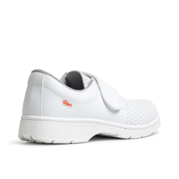 Zapato blanco sanitario