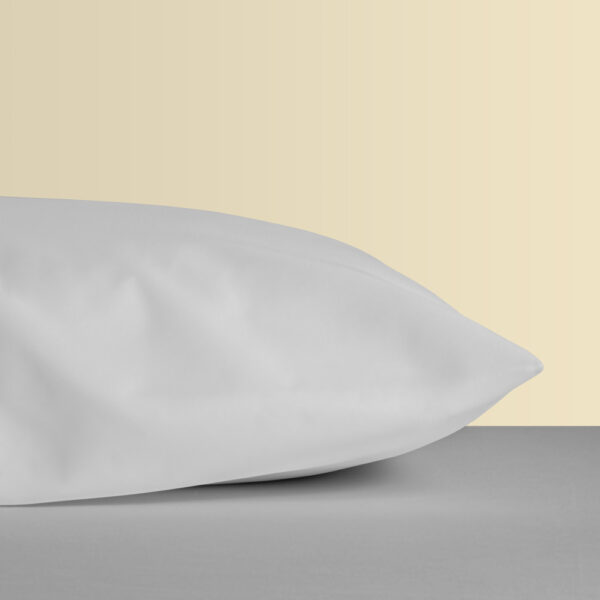 funda de almohada blanca