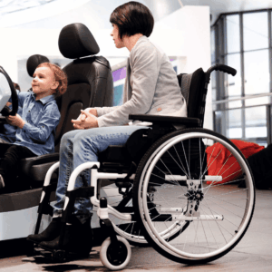 Mujer sentada en silla Style X